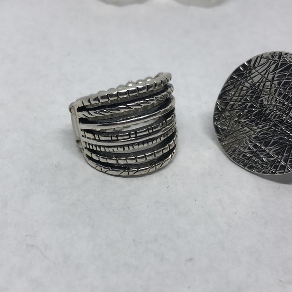 BUNDLE lot 2 trendy fashionista statement stretch rings aprox 8 - Picture 3 of 5